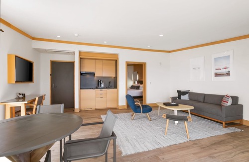 Eastern Malibu Apartment | SA Beach Suites #10 - The Perfect Suite on Carbon Beach