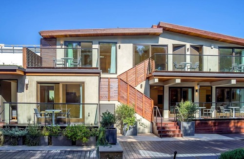 Eastern Malibu Apartment | SA Beach Suites #8 - Luxury Suite with Amazing Ocean Views for 4
