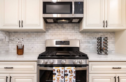 Riverside House | Safe Pet & Family Friendly*Clean*King Beds*Fast WIFI*3B2B
