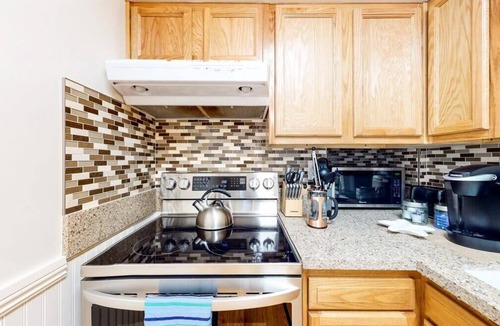 Belmont Shore Apartment | Salty Starfish: Work-Play-Relax-Beach-Bay-Pets OK
