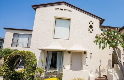 Belmont Shore Apartment | Salty Starfish: Work-Play-Relax-Beach-Bay-Pets OK