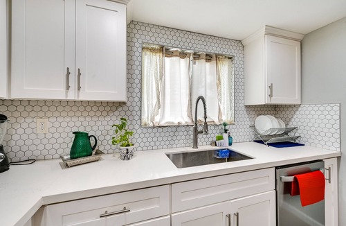 Grantville Condo | San Diego Condo: Pool Access, 8 Mi to Downtown