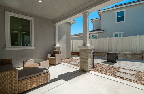 Valley Center House | San Diego style retreat awaits you.