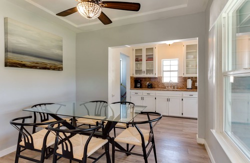 San Fernando House | San Fernando Pool home + Large Private Guest House