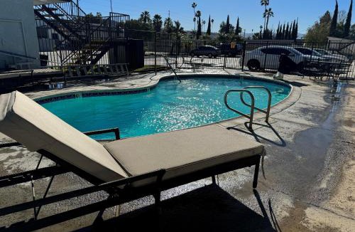 La Sierra Hotel | Sands Motel