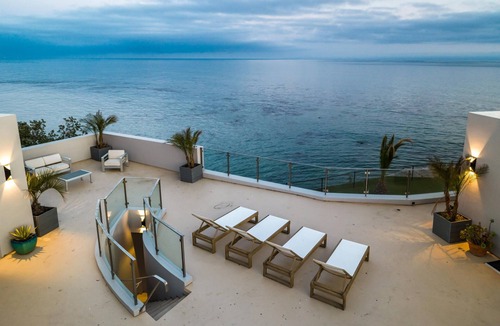 Santa Barbara House | Santa Barbara Oceanfront Luxury + Beach Access