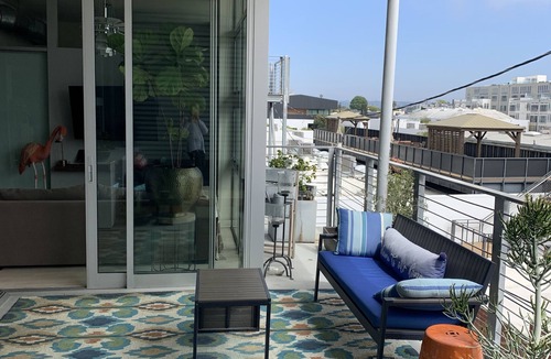 North of Wilshire Condo | Santa Monica 2 bedroom 1 bath Apartment