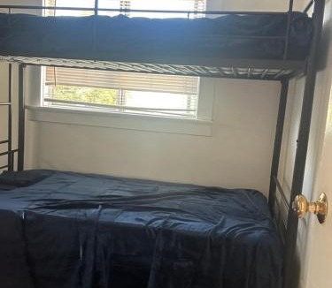Mid-City Hostel | Santa Monica Stays