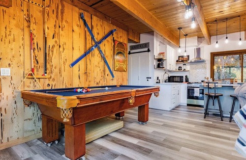 Lake Arrowhead Cabin | Sauna + Spa Lakeview Lodge Retreat Dog Friendly