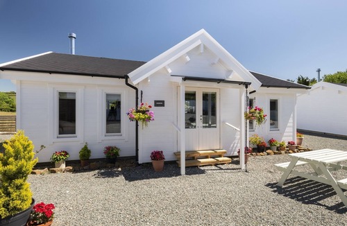 Bude Cabin | Scandinavian Cabin near Bude with Log Burner