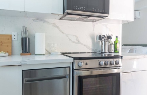 North Hollywood Apartment | Scandinavian-Style 1BR Apartment BUILT 2024 (p80)