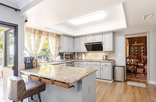 Hacienda Heights House | Scenic LA Hillside Stay – City, Mountain & Pool Views Between Hollywood & Disney