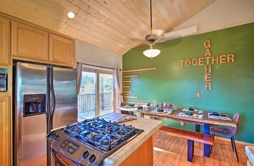 Lake Arrowhead House | Scenic Lake Arrowhead Cabin Hike, Ski, Fish!