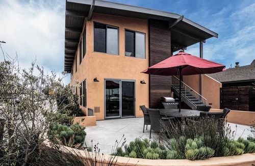 Silver Strand House | Scenic Waterfront Getaway Townhouse with Kayak!