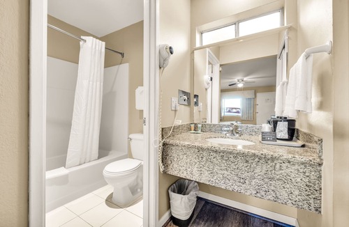 North Fremont Street Hotel | Scottish Fairway Inn