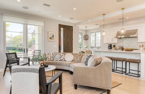 Corona del Mar House | Sea Crown by AvantStay | 5mins from the Beach w/Multiple Terraces!