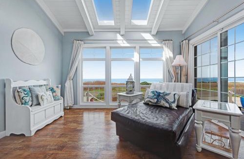 Fort Bragg House | Sea Dream and Sand Dollar Suite