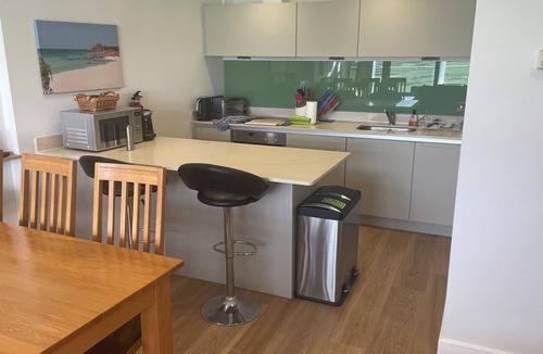 Newquay Apartment | Sea View of Fistral Beach and Golf Course, 9 Pearl Apartments