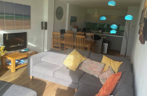 Newquay Apartment | Sea View of Fistral Beach and Golf Course, 9 Pearl Apartments
