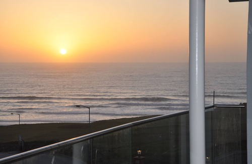 Newquay Apartment | Sea View of Fistral Beach and Golf Course, 9 Pearl Apartments