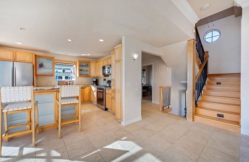 Gualala House | Seaflower Cove: Spacious 4bd waterfront retreat