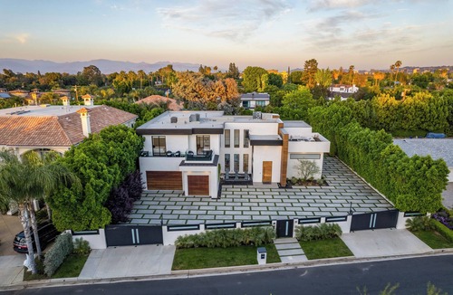 Encino Villa | Seamlessly Integrates Indoor and Outdoor Living