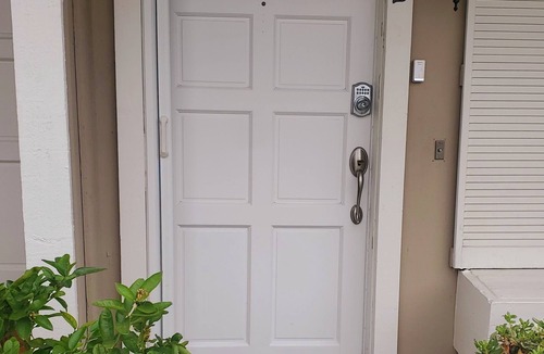 Old Towne House | Seaside Breeze VIlla walk to beach/pool and spa