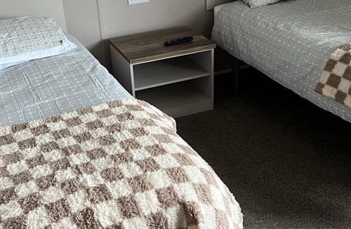 Southerness Cabin | Seaside holiday lodge on family friendly site with lots of amenities. Gre6 vie