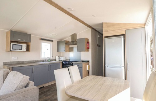 Selsey Cottage | SEASIDE RETREAT, family friendly, country holiday cottage in Selsey