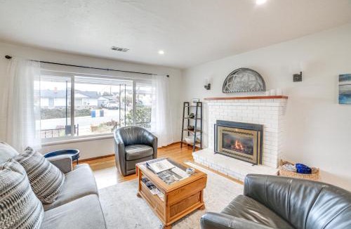 Seaside House | Seaside Vacation Rental with Patio Near Monterey Bay