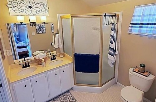 Cal Heights House | Secluded and Private Personal Suite