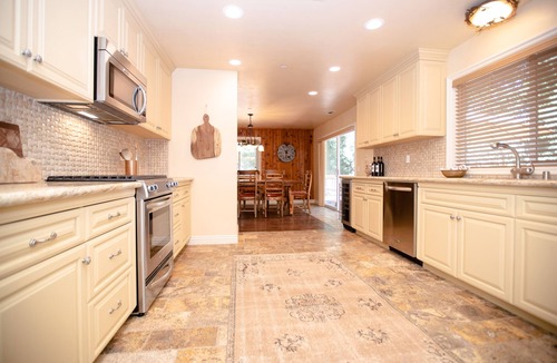 Crestline Cabin | Secluded cabin on 20 beautiful, wooded acres. Hot tub, 3 fireplaces, pool table.