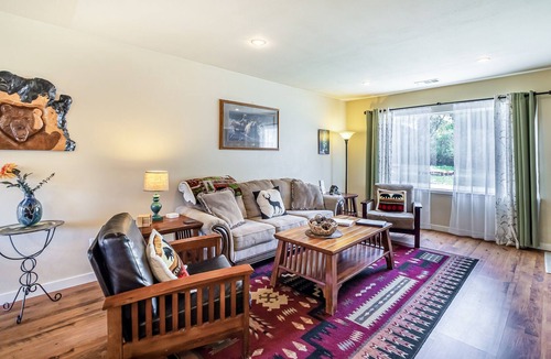 Orick Cabin | Secluded, Family-Friendly Cabin w/Back Deck, Gas Grill, Free WiFi, Mountain View