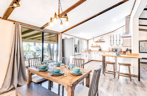 Joshua Tree Highlands House | Secluded home on 5 acres with stunning views, fast WiFi, grill, & screened patio