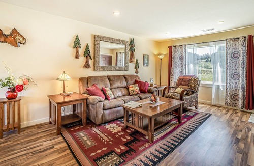 Orick House | Secluded Home w/Mountain Views, Private Deck, W/D, Gas Grill, and Shared Firepit