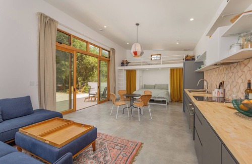 Ojai Apartment | Secluded pool house retreat in Ojai