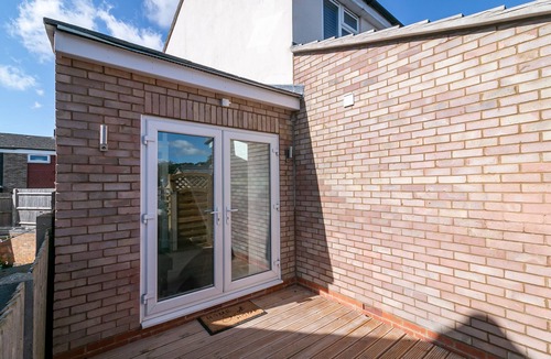 Stevenage House | Self-contained one Bedroom House - King Pin Corner