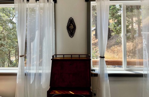 Alta Sierra Cabin | Sequoia: Pine View Trailer-Featured on HGTV!