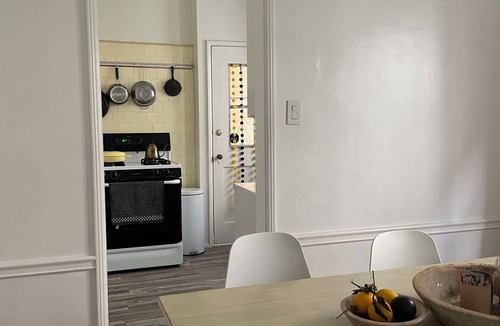 Mid-Wilshire Apartment | Serene 1-bedroom apartment in the heart of Los Angeles