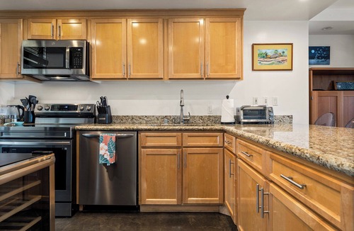 Marina del Rey Condo | Serene 1BR Condo with Stunning Views in MDR - Pool, Jacuzzi, Gym, Tennis Courts