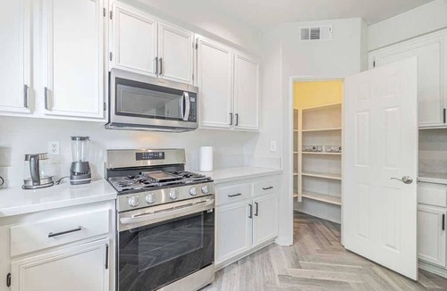 Palmdale House | Serene and Elegant Estate On Racquet Ln #42183