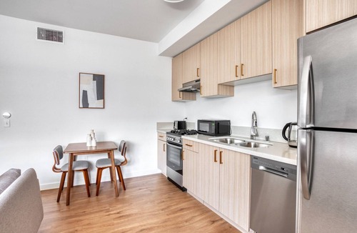 Palms Apartment | Serene Culver City 1BR w/Gym & Roof Lounge, Walkable Area, by Blueground