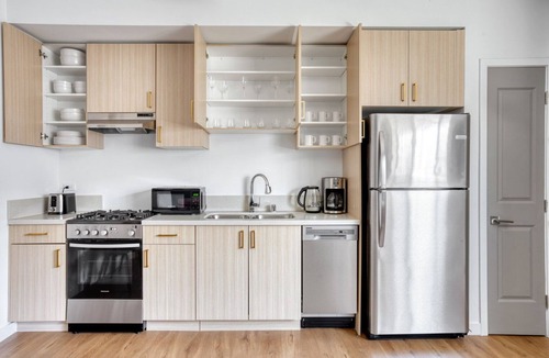 Palms Apartment | Serene Culver City 1BR w/Gym & Roof Lounge, Walkable Area, by Blueground