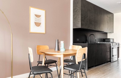Palms Apartment | Serene Culver City 2BR w/Roof, walkable neighborhood, by Blueground