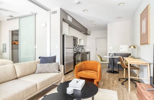 Little Tokyo Apartment | Serene Downtown 1BR w/ Gym & Pool, close to Staples Center, by Blueground