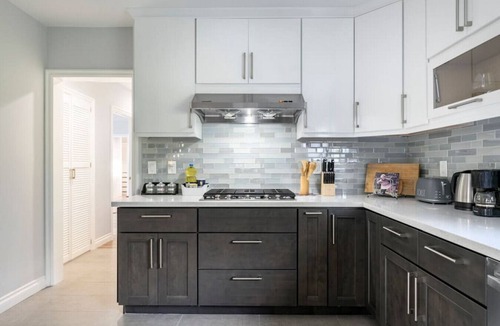 East San Gabriel House | Serene Gem in LA: 4 Bedrooms with a Walk-In Closet, Streaming Options, High-Speed Internet, and Front Yard Oasis.