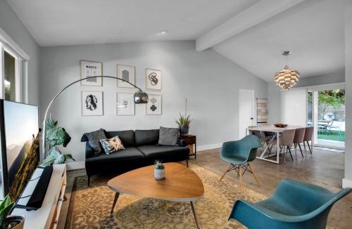 Cathedral City Cove House | Serene Majestic Views & Walkable to Virtually All