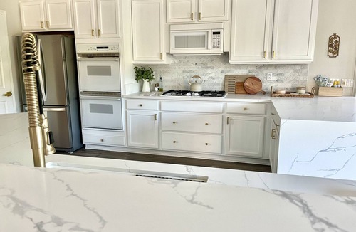 Araby House | Serene Modern Desert Home: Private Pool, Spa, and Backyard - Pet Friendly!