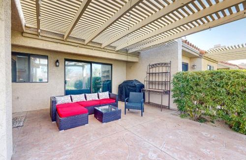 Palm Desert House | Serene On The Green