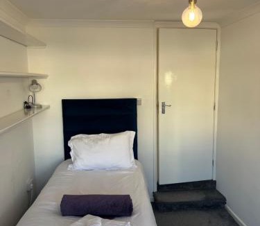 Southampton House | Serene Property Next to Southampton General Hospital